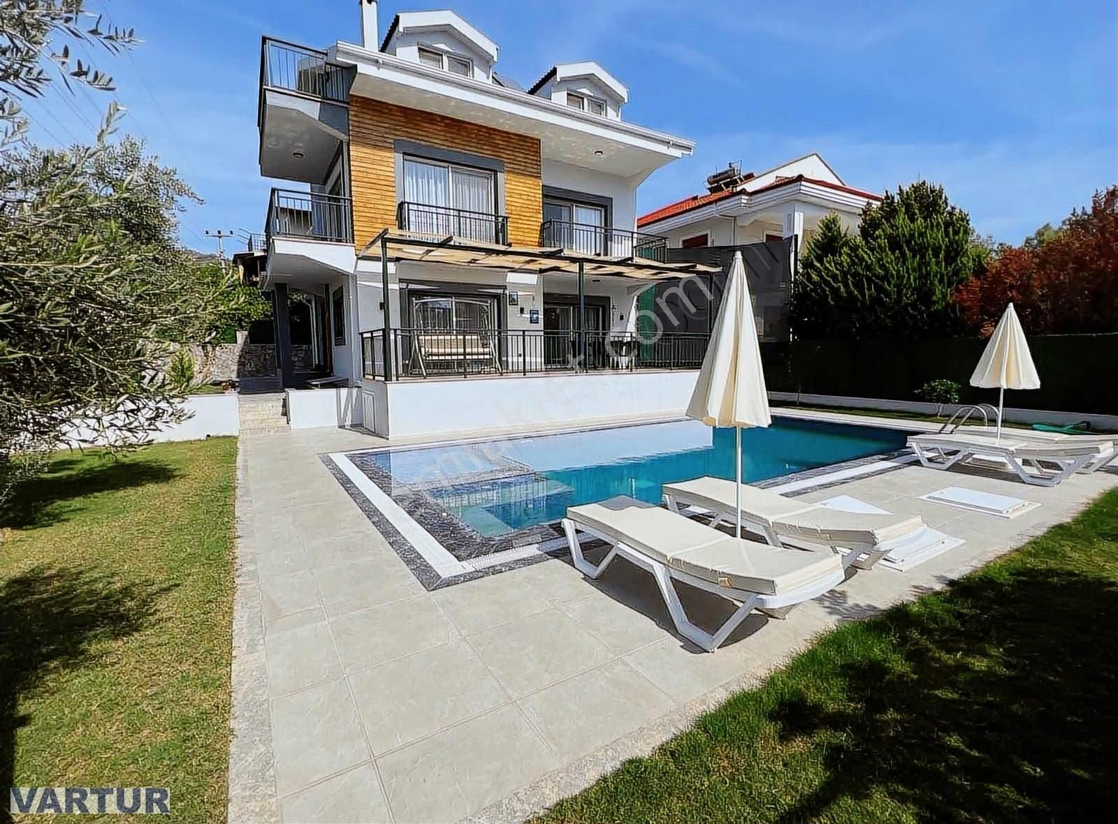 Fethiye Çiftlik' Te Müstakil Arazide Köşe Parsel Muazzam Villa