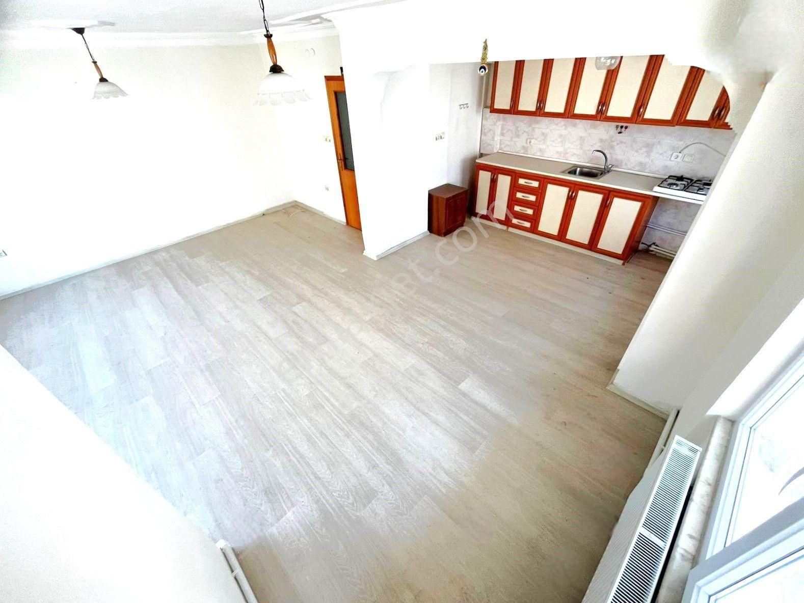 ✨akçay'da✨ Aygül'den ✨site İçi Ara Kat Ön Cephe Doğalgaz Kombili Geniş Balkonlu 2+1 Kiralık Daire - Görsel 3