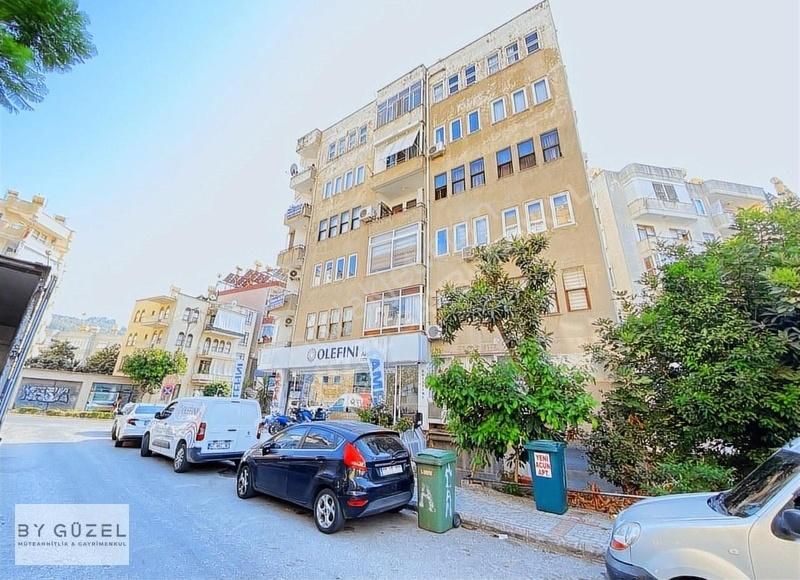 Alanya Saray Mahallesinde Satılık 2+1 Mesken Tapulu Ofis