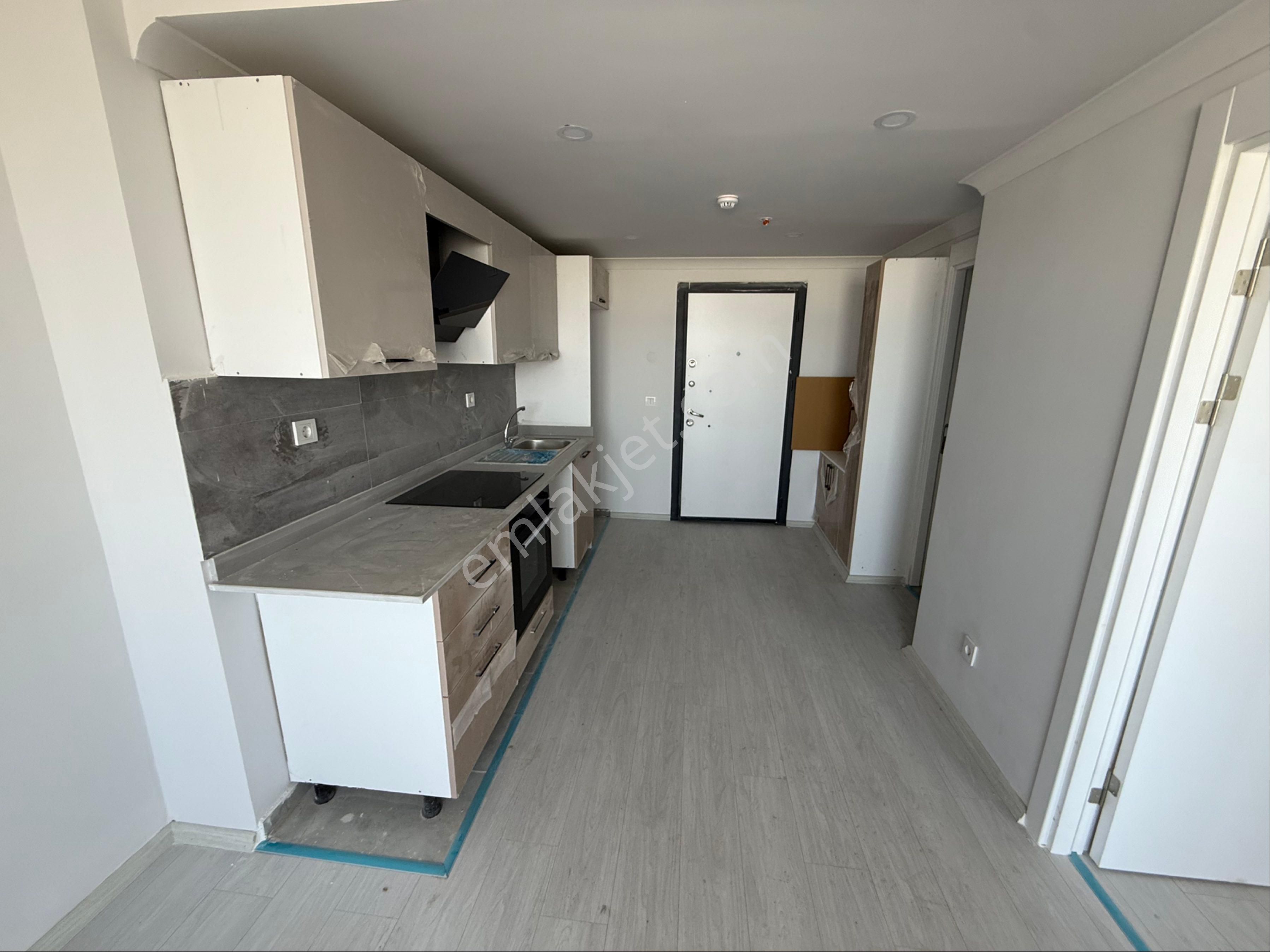Satılık 1+1 Yeni Daire Site İçerisinde