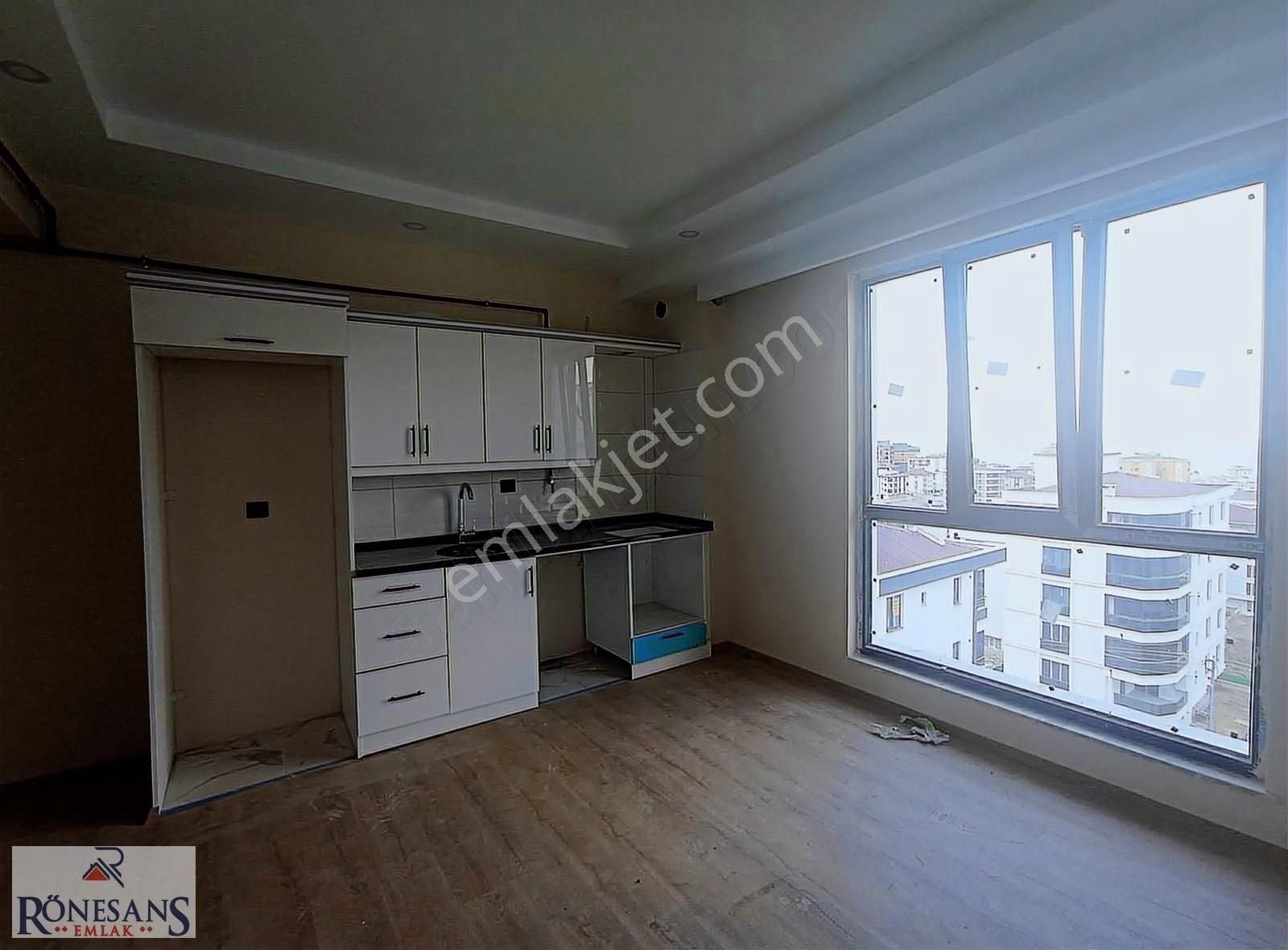 Rönesans Emlak'tan Satılık Deniz Manzaralı 1+1 - Görsel 3