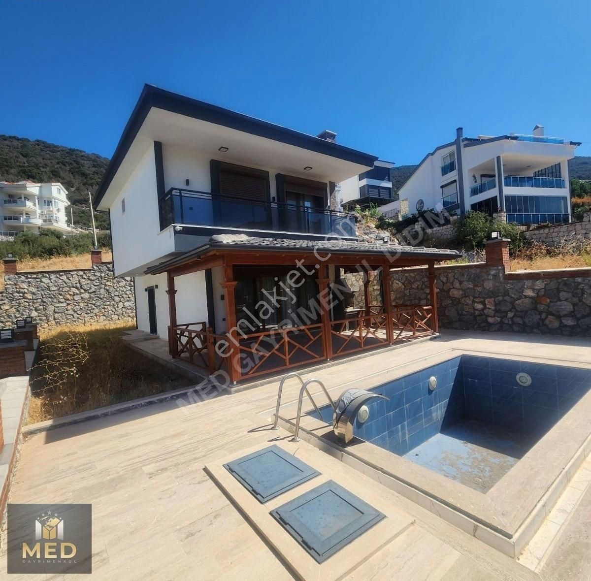 Didim Akbükte Full Deniz Manzaralı Şömineli 3+1 Lüx Vılla - Görsel 11