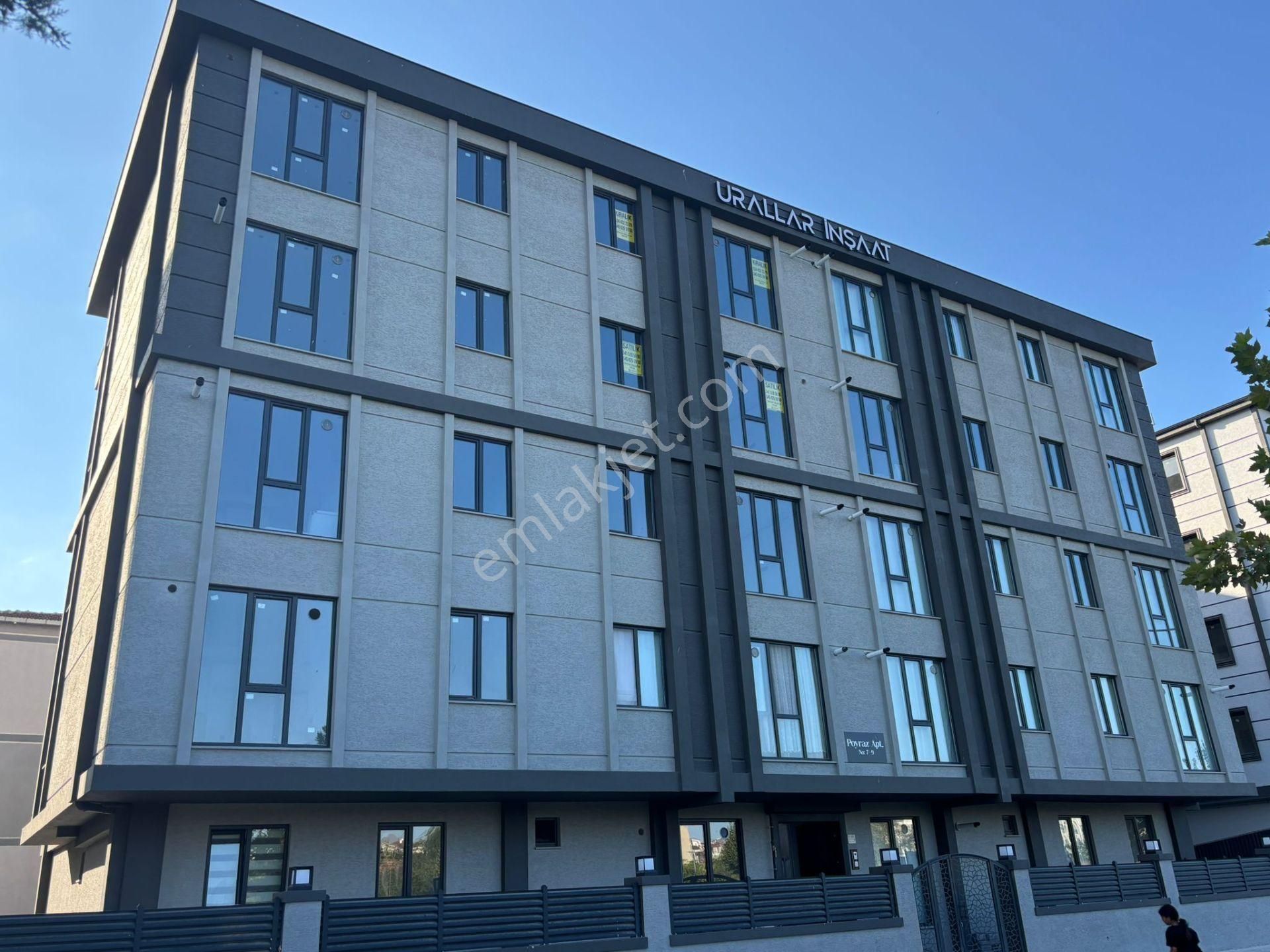 **eryıldız Gayrimenkul'den**hastane Bölgesinde Çarşı İçinde Kiralık 1+1 Ön Cephe