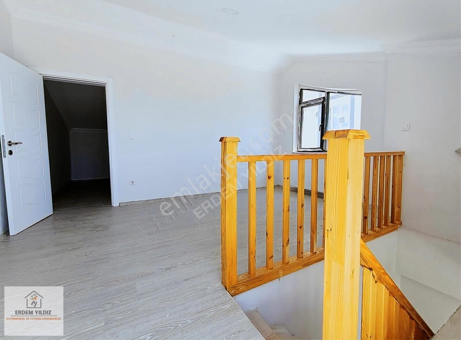 Erdem Yıldız'dan Full Deniz Manzaralı 160 M² Sıfır Dubleks Daire