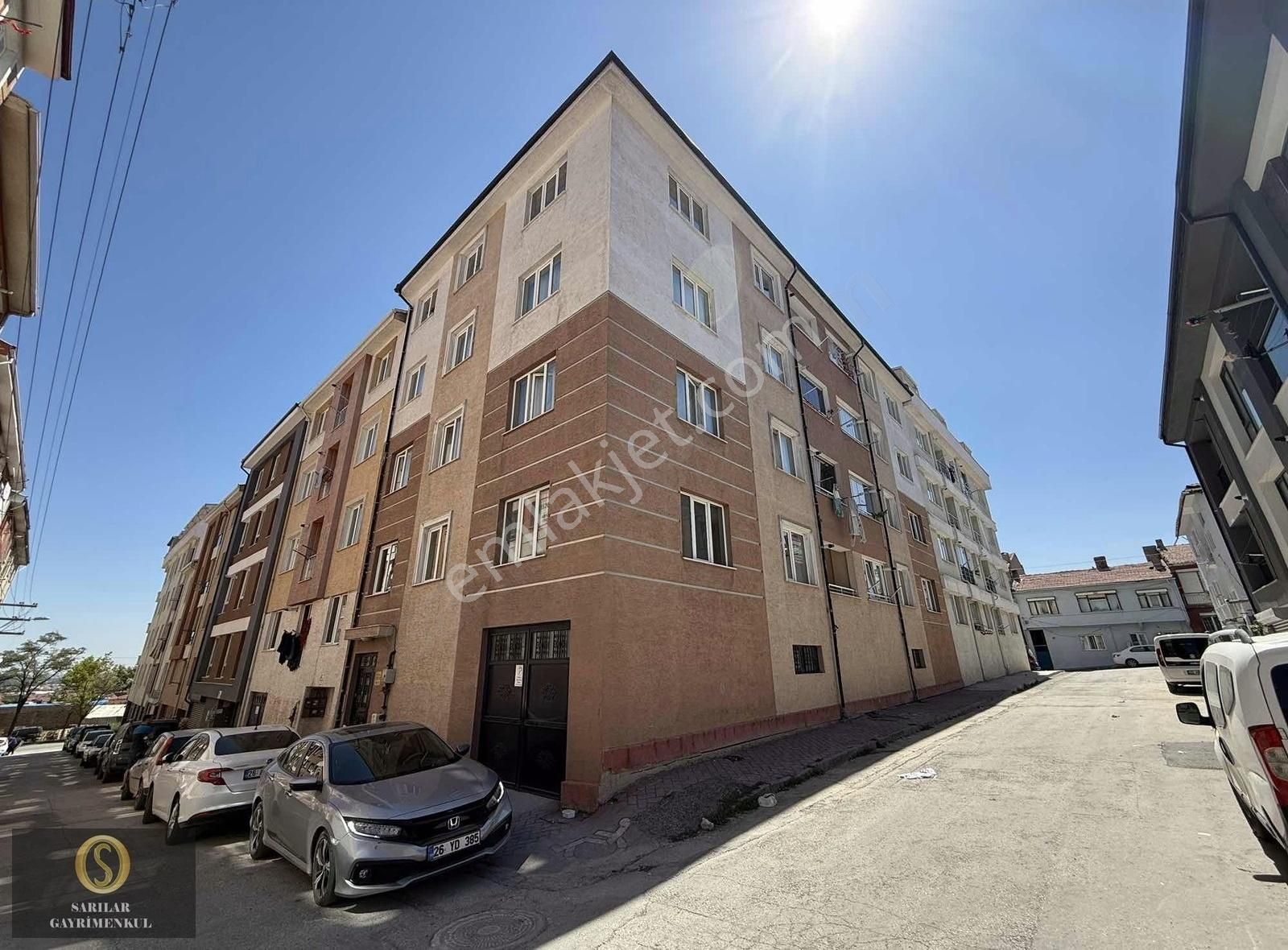 Sarılar Gayrimenkul'den 3+1 Kombili Çift Cepheli Satılık Daire
