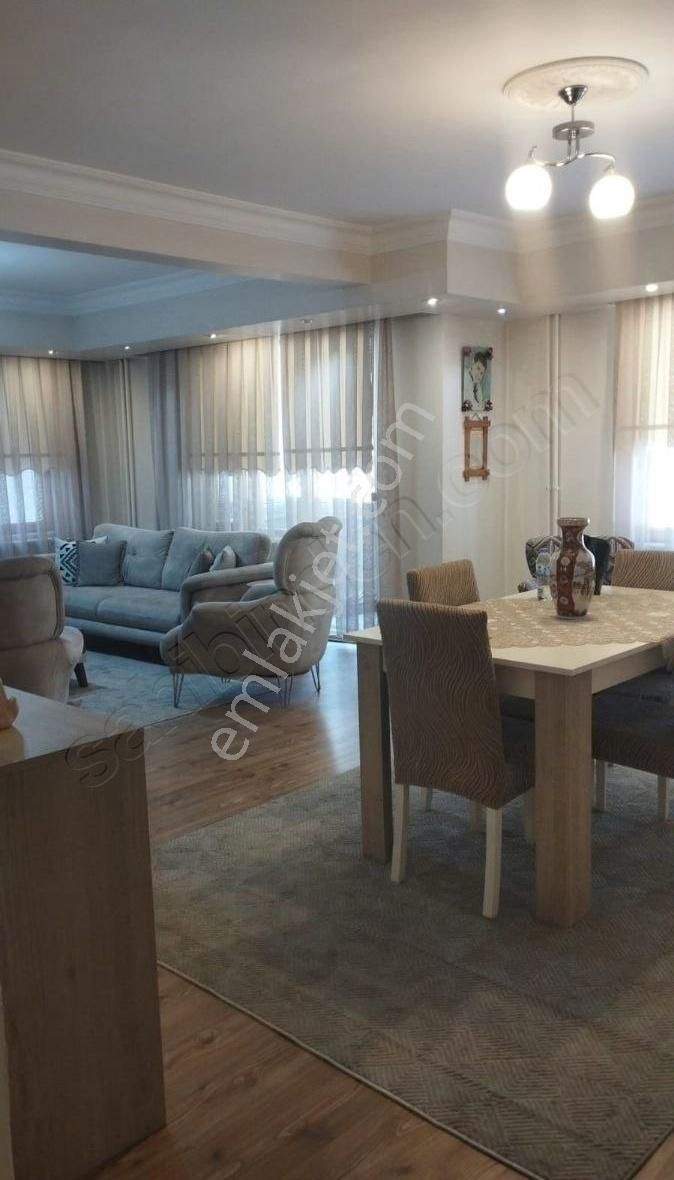 Merkezde 4+1 Satılık Daire