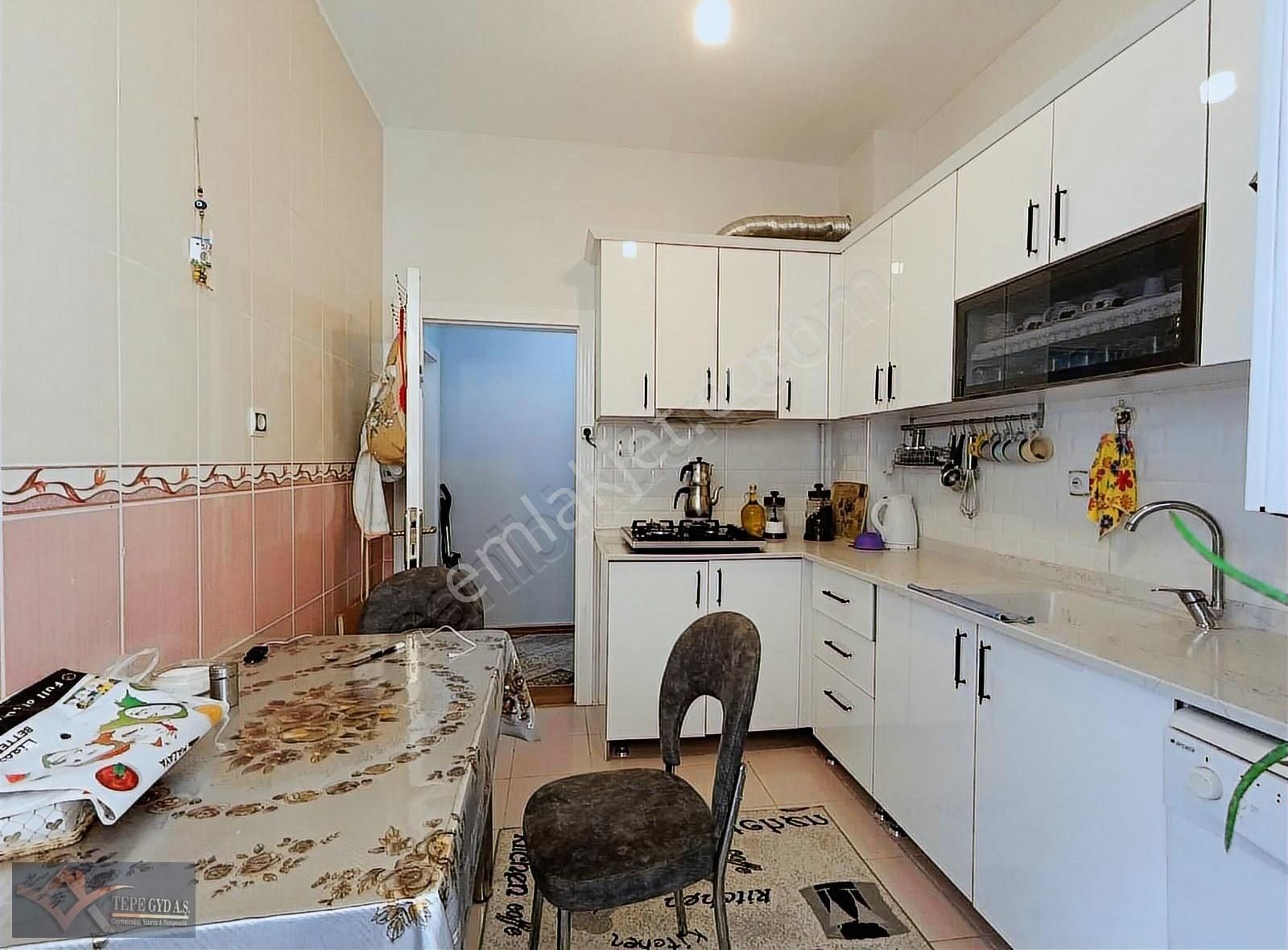 Osmangazi Mah. Yüksek Giriş Altında 2 Kat Var 3+1 Yapılı Daire