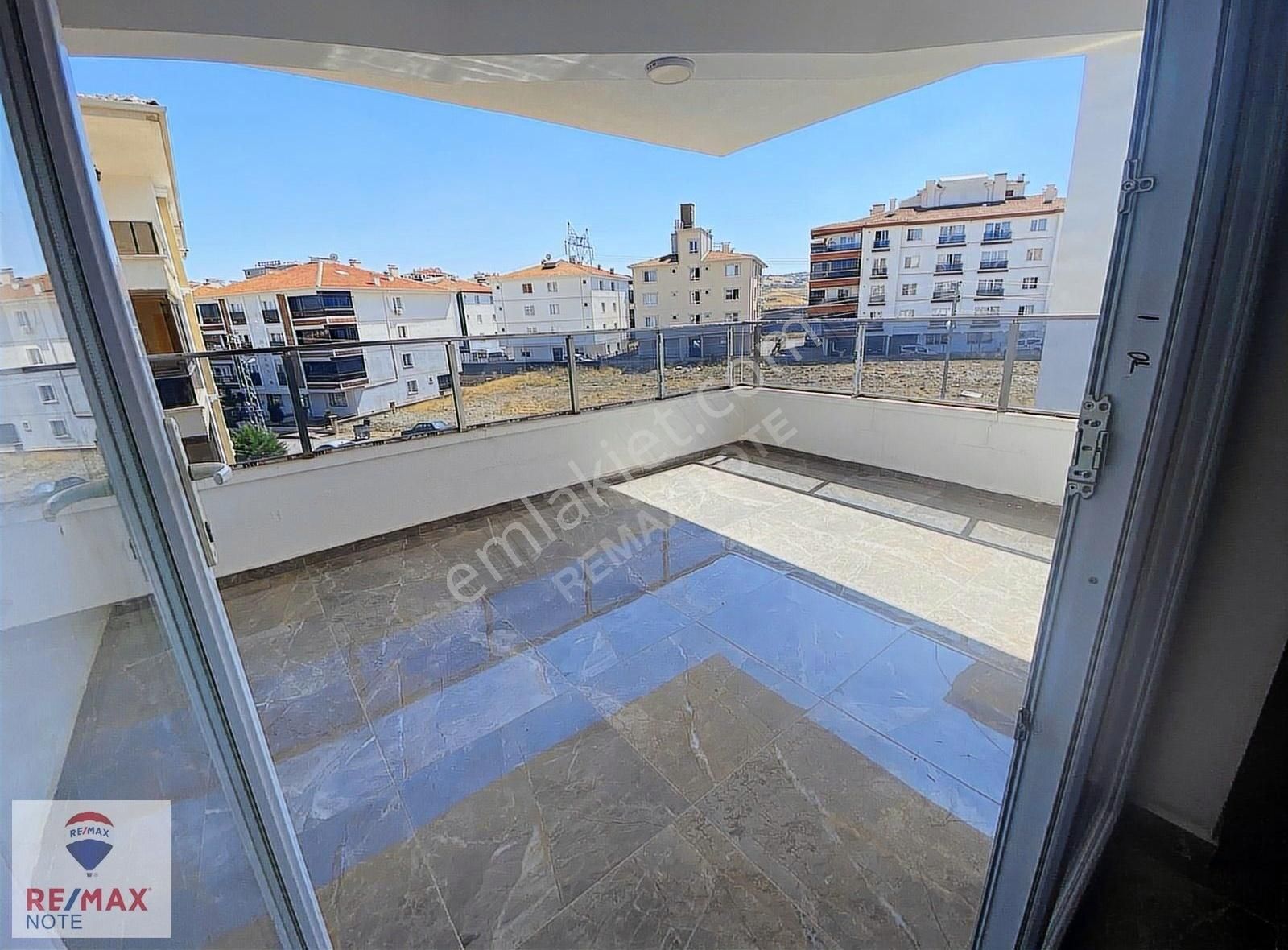 Yenıkent Mustafa Kemal Mahallesi Lüks Yapılı 3+1 Kiralık Daire