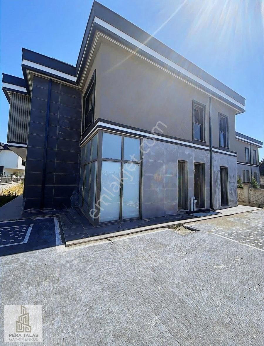 Çay Bağlarında Muhteşem Villa Süper Konum