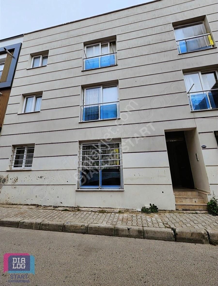Bornova Mevlana Mahallesinde 3+1 Eşyalı Kiralık Daire
