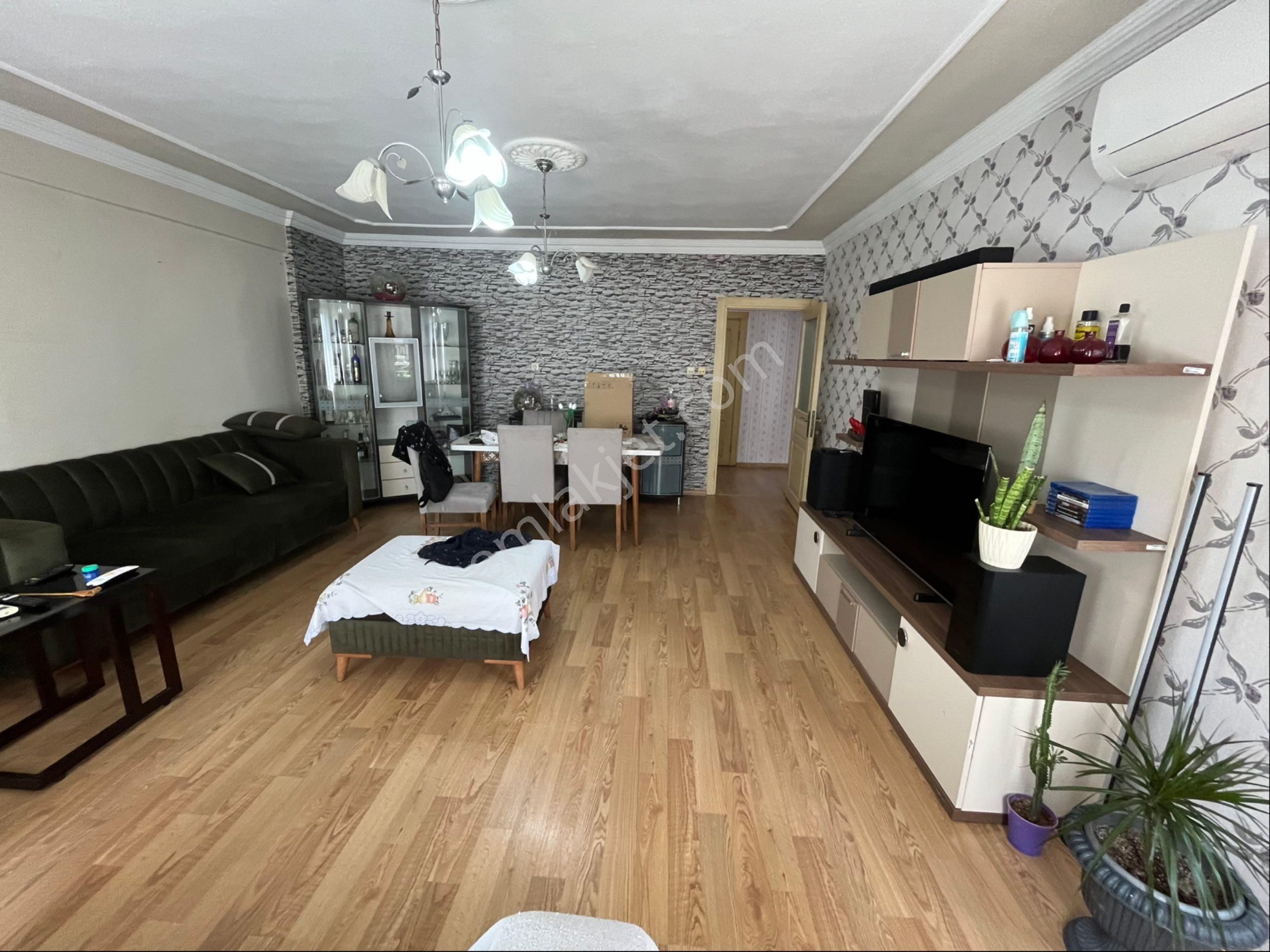 Ergünden Viranşehirde Cadde Üzeri Satılık 3+1 Daire - Görsel 3