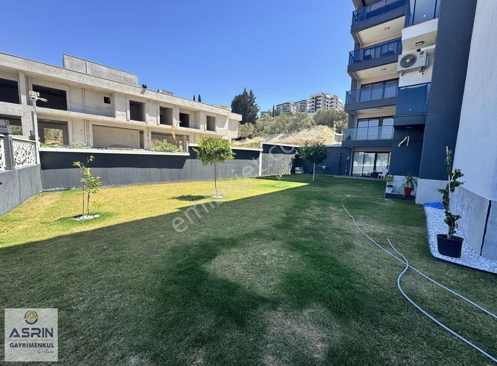 Kuşadasında Muhteşem Bir Daire Müstakil Bahçeli 2+1sıfır Havuzlu - Görsel 10