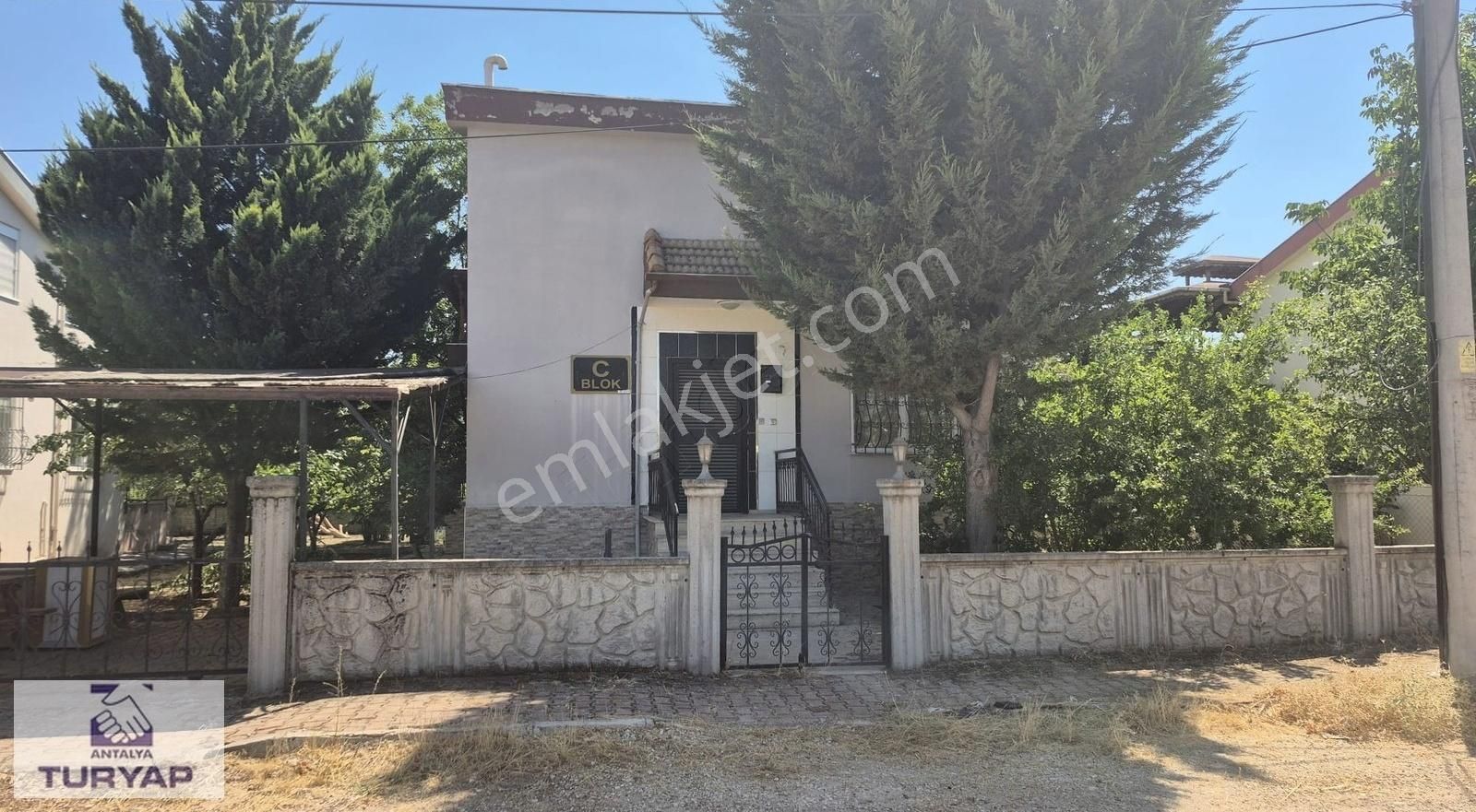 Antalya Döşemealtı Badem Ağacı Satılık Arsa Fiyatına 4+1 Villa