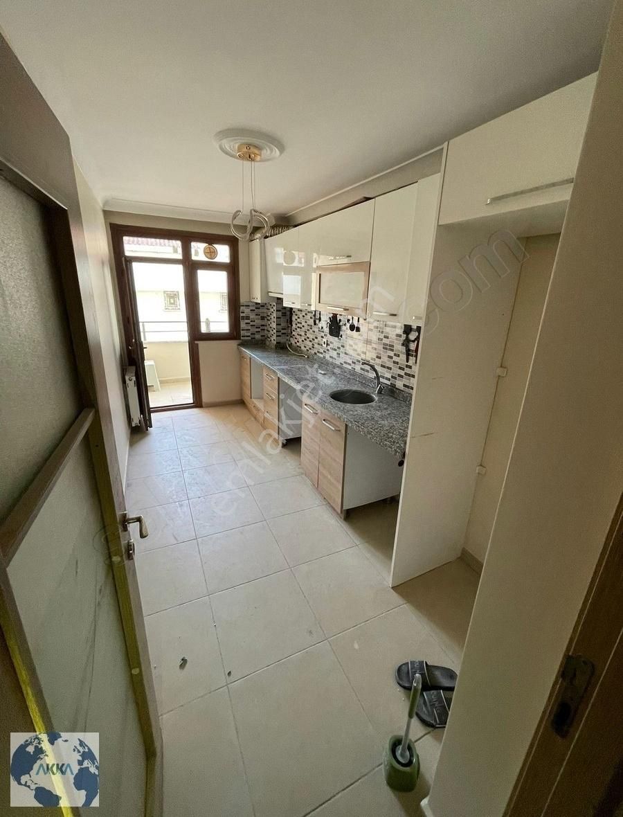 Esenyurt Meydana Çok Yakın 3+1 Kiralık İş Yeri Ofis Ev
