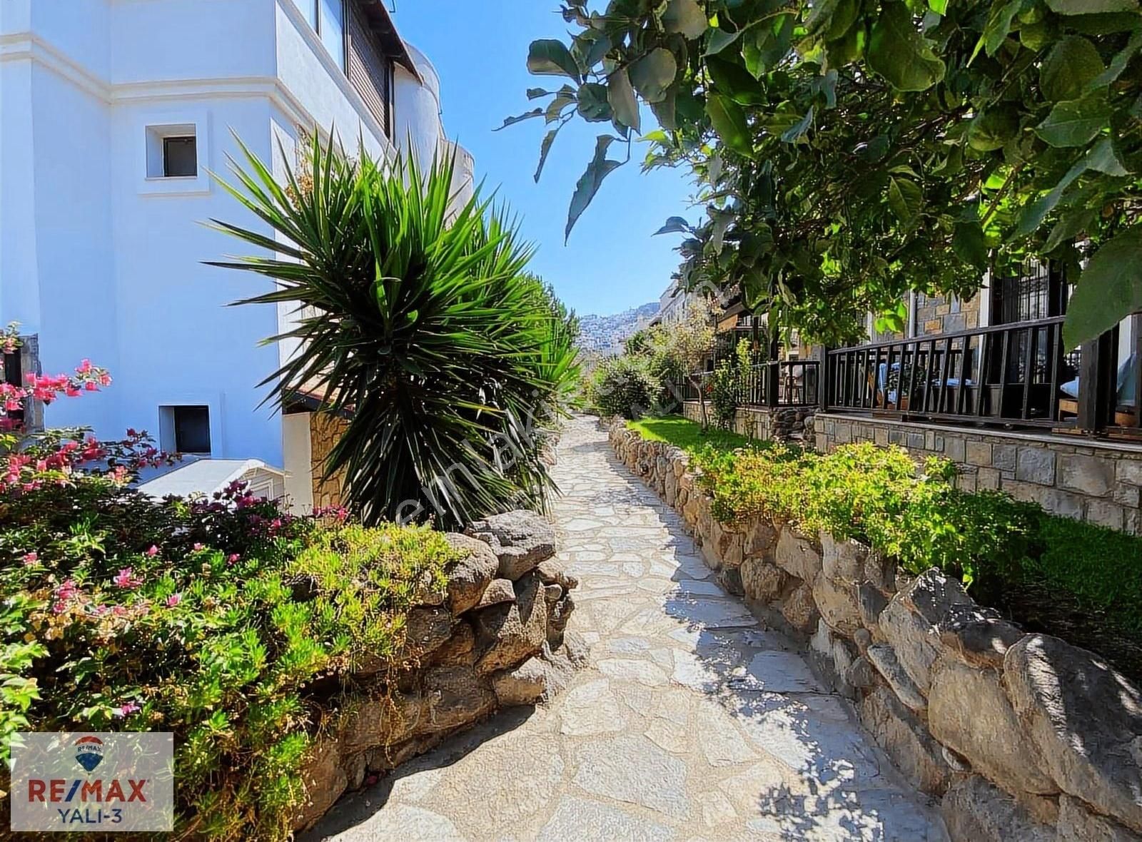 Bodrum Gündoğan Şelale Sitesinde Satılık Dubleks Villa