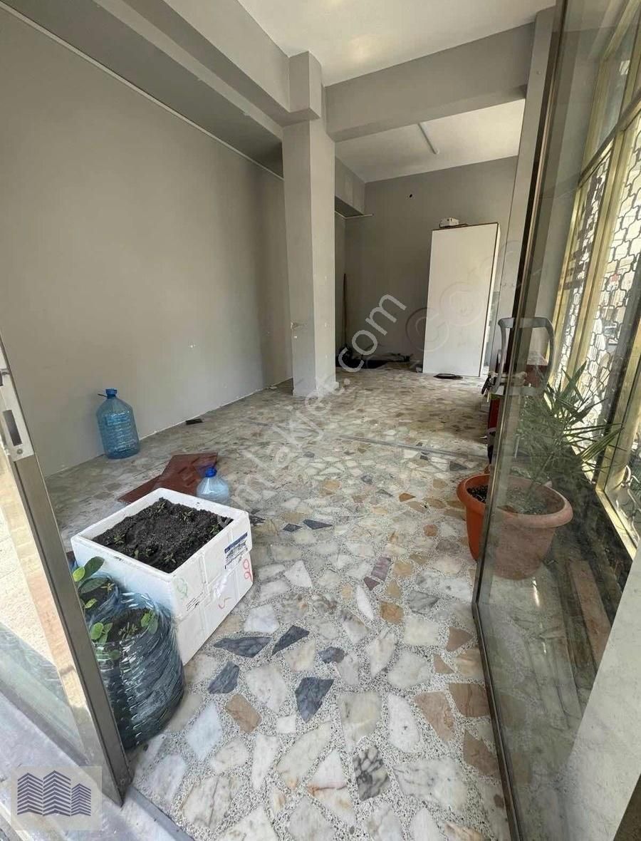 M.akifte Cuma Pazarı Cadde Üzeri Kiralık Dükkan