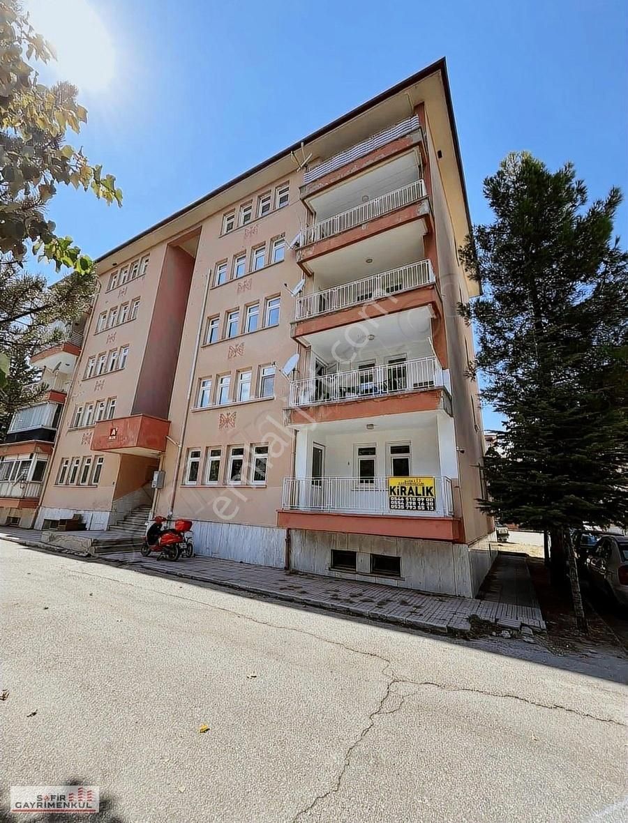 Belediyenin Hemen Altında Kiralık 3+1 Daire