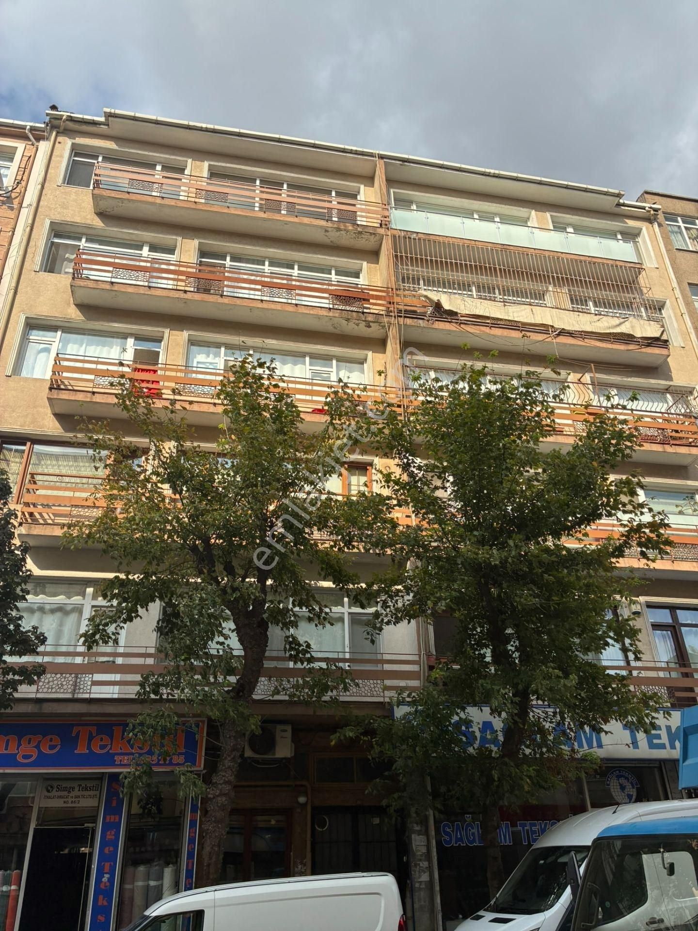 Fatih Balipaşa Caddesi'nde Net 120 M² Satılık 3+1 Daire