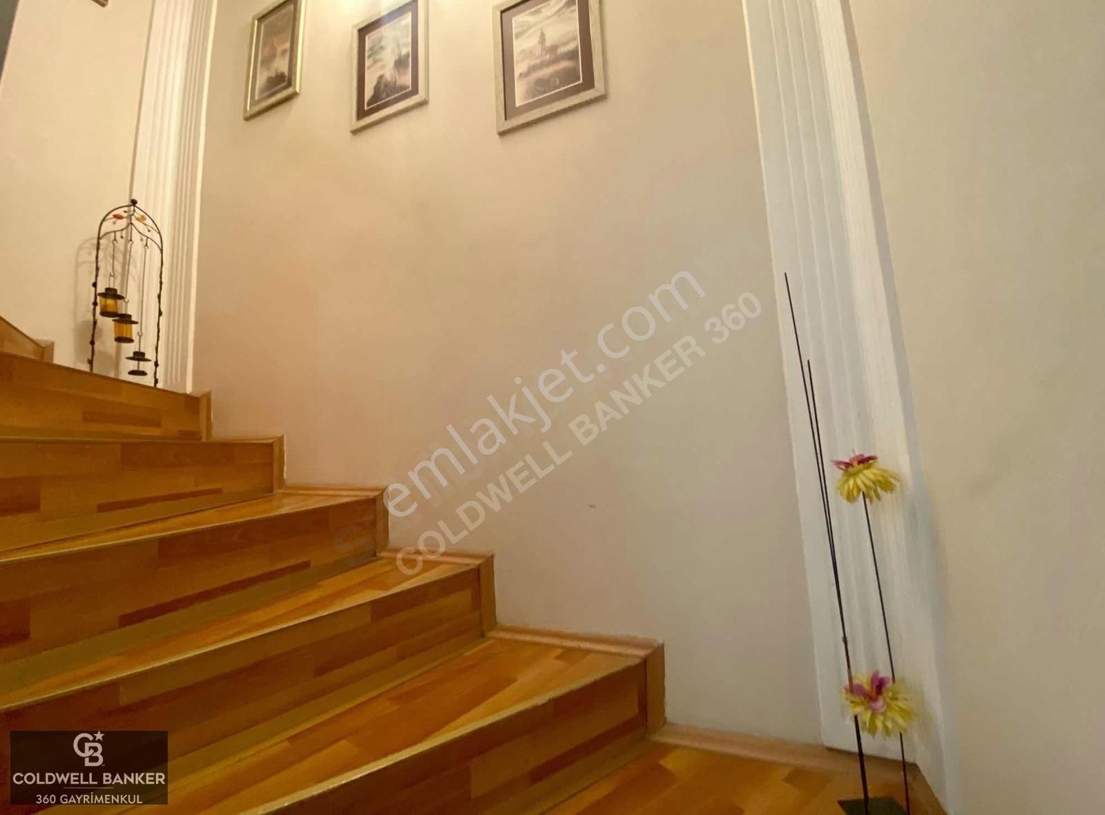 Evka 3' De Satılık Köşe Konumlu Bahçeli Ferah 4+1 Tripleks Villa - Görsel 22