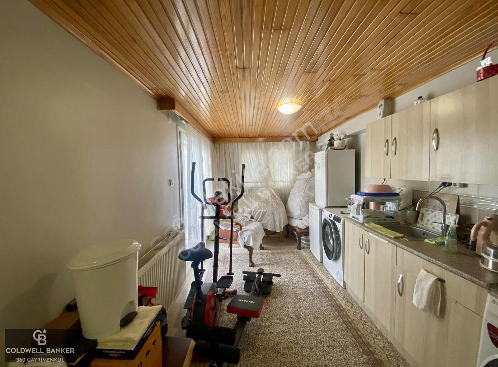 Evka 3' De Satılık Köşe Konumlu Bahçeli Ferah 4+1 Tripleks Villa - Görsel 10