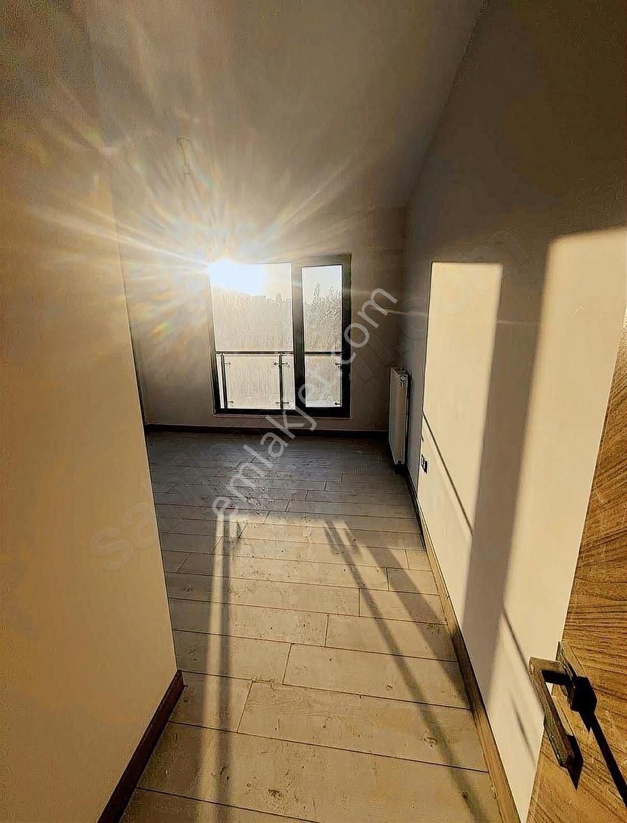 Kur Grup'tan Panoramik Göl Manzaralı Yatay Mimari 4+1 Daire - Görsel 11