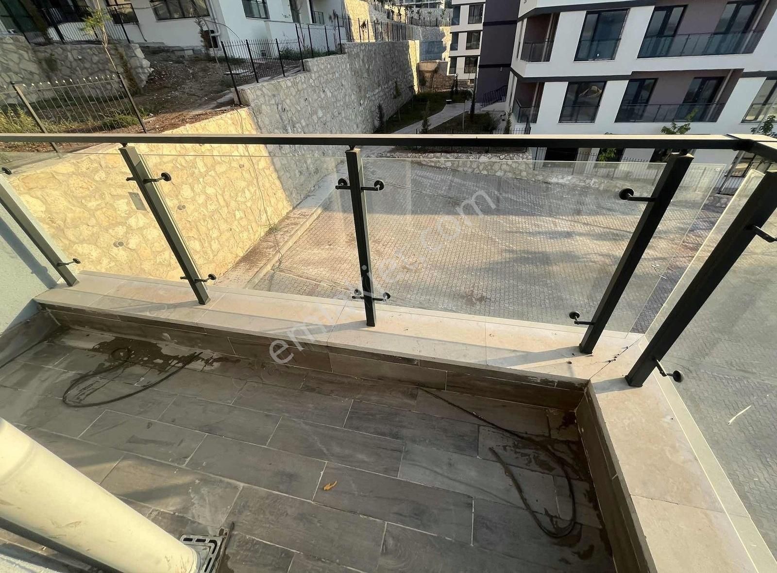 Kur Grup'tan Panoramik Göl Manzaralı Yatay Mimari 4+1 Daire - Görsel 18