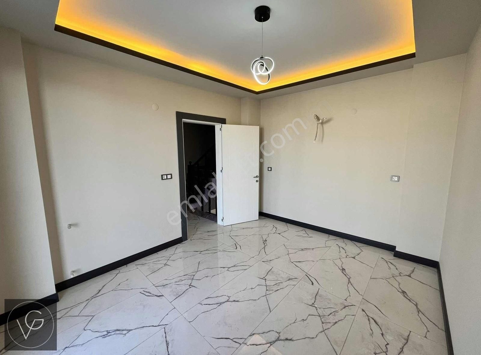 Didim Akbük'te Merkezde Deniz Manzaralı 5+1 Müstakil Villa - Görsel 18