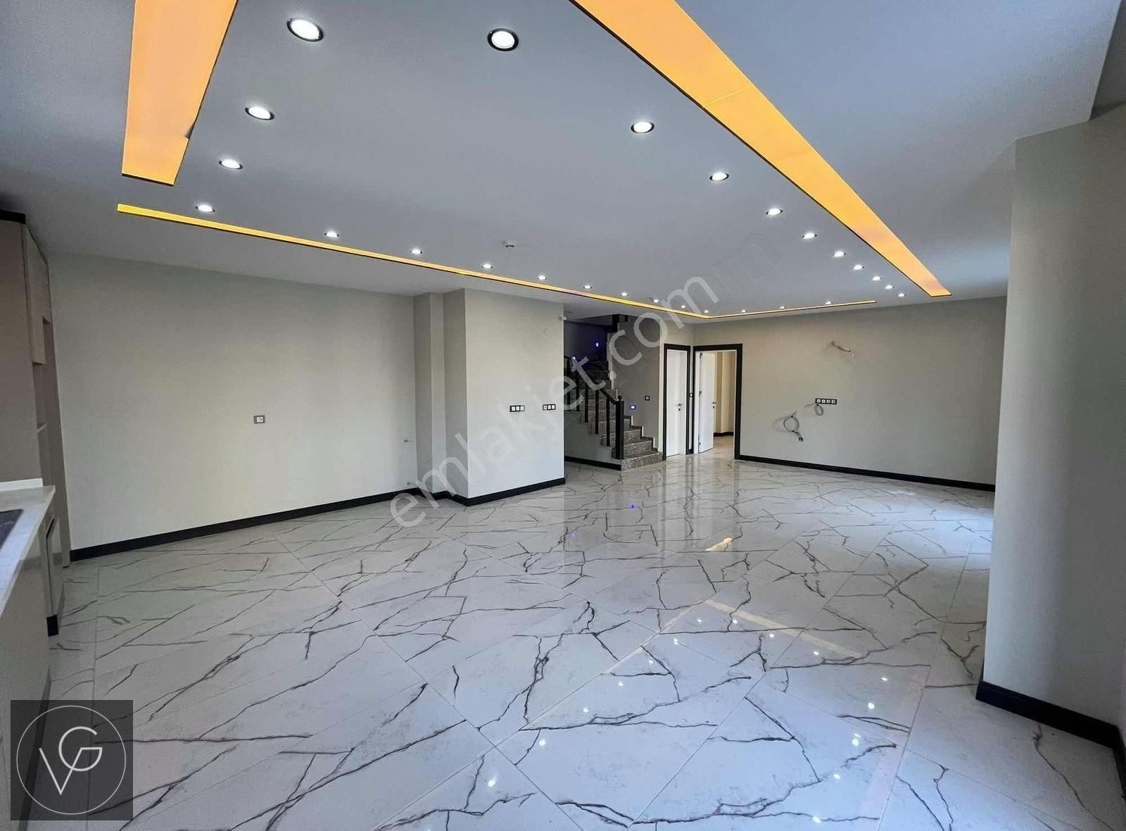 Didim Akbük'te Merkezde Deniz Manzaralı 5+1 Müstakil Villa - Görsel 15