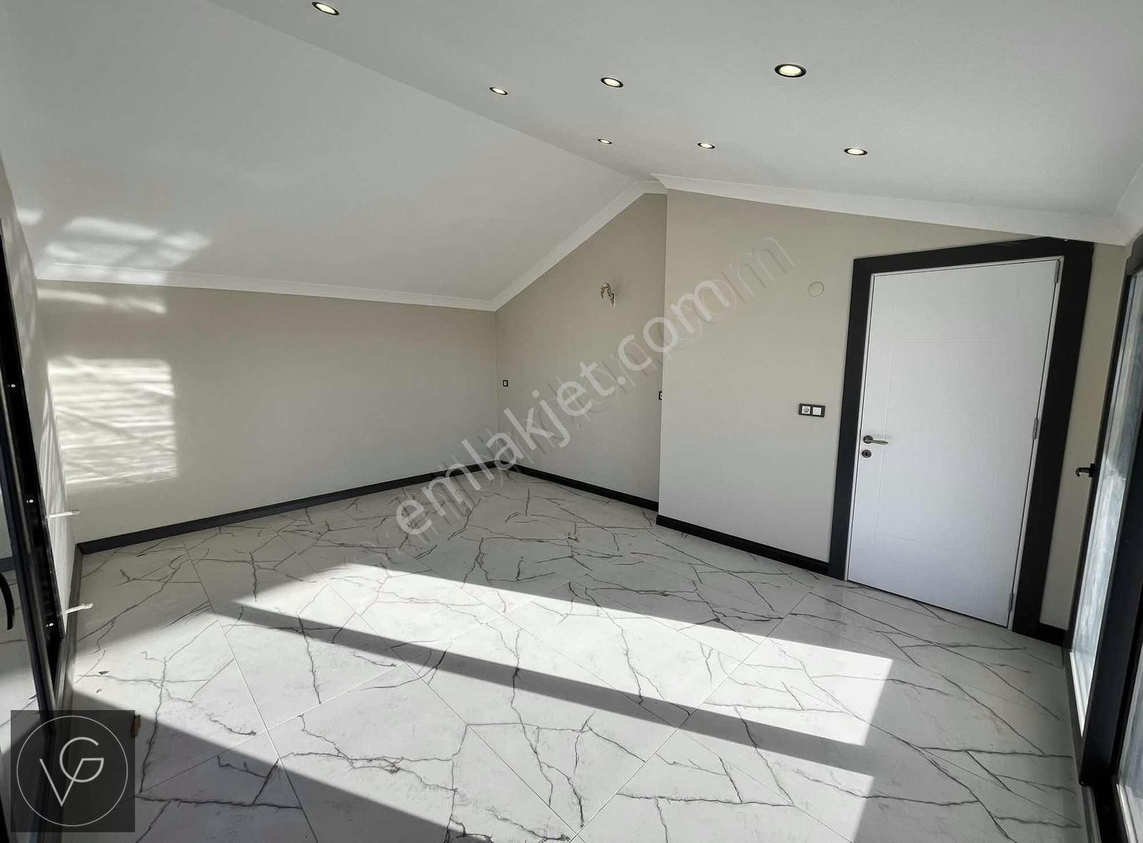 Didim Akbük'te Merkezde Deniz Manzaralı 5+1 Müstakil Villa - Görsel 9