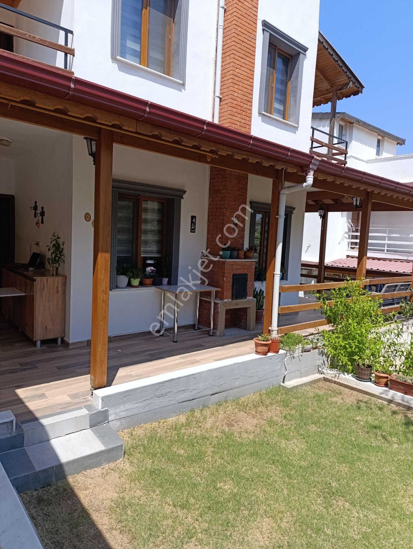 Rose Emlak'tan Satılık Tripleks Villa - Görsel 3