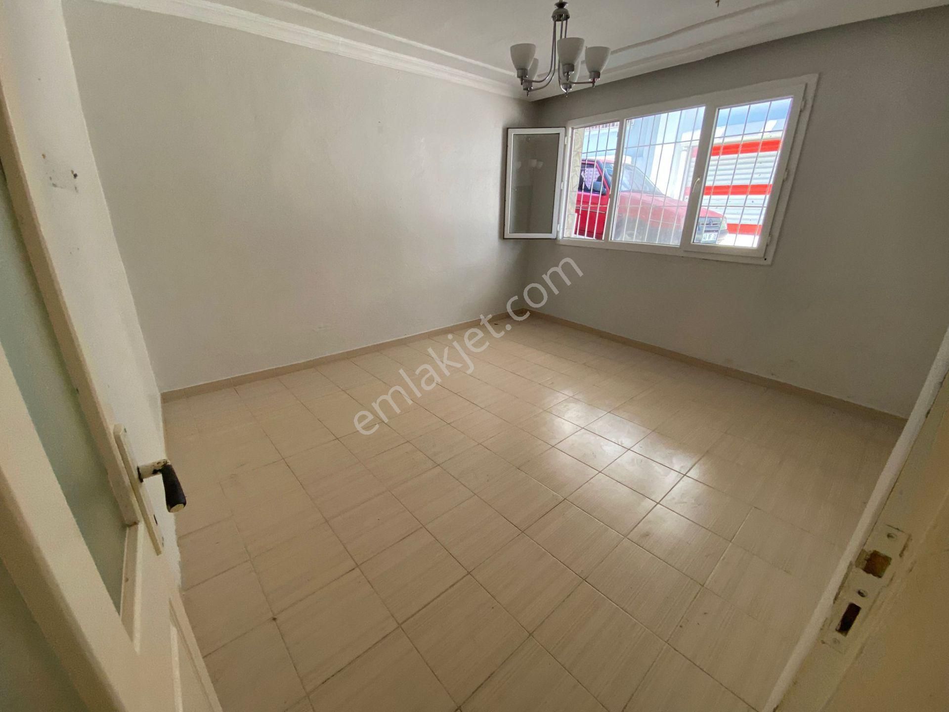 Buca Ufuk Mah.de 2+1 85m2 Ayrı Mutfak Giriş Kat Klasik Kiralık Daire