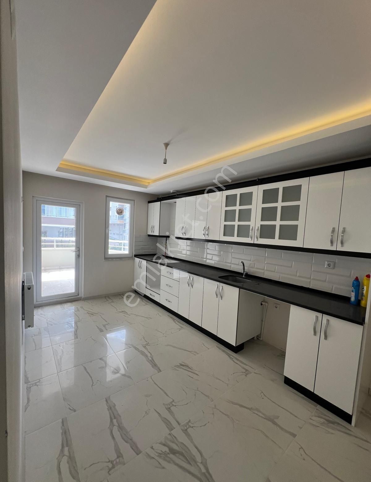 Atakumda Cagalogluna Yakın Geniş 3+1 Daire+ Kombi