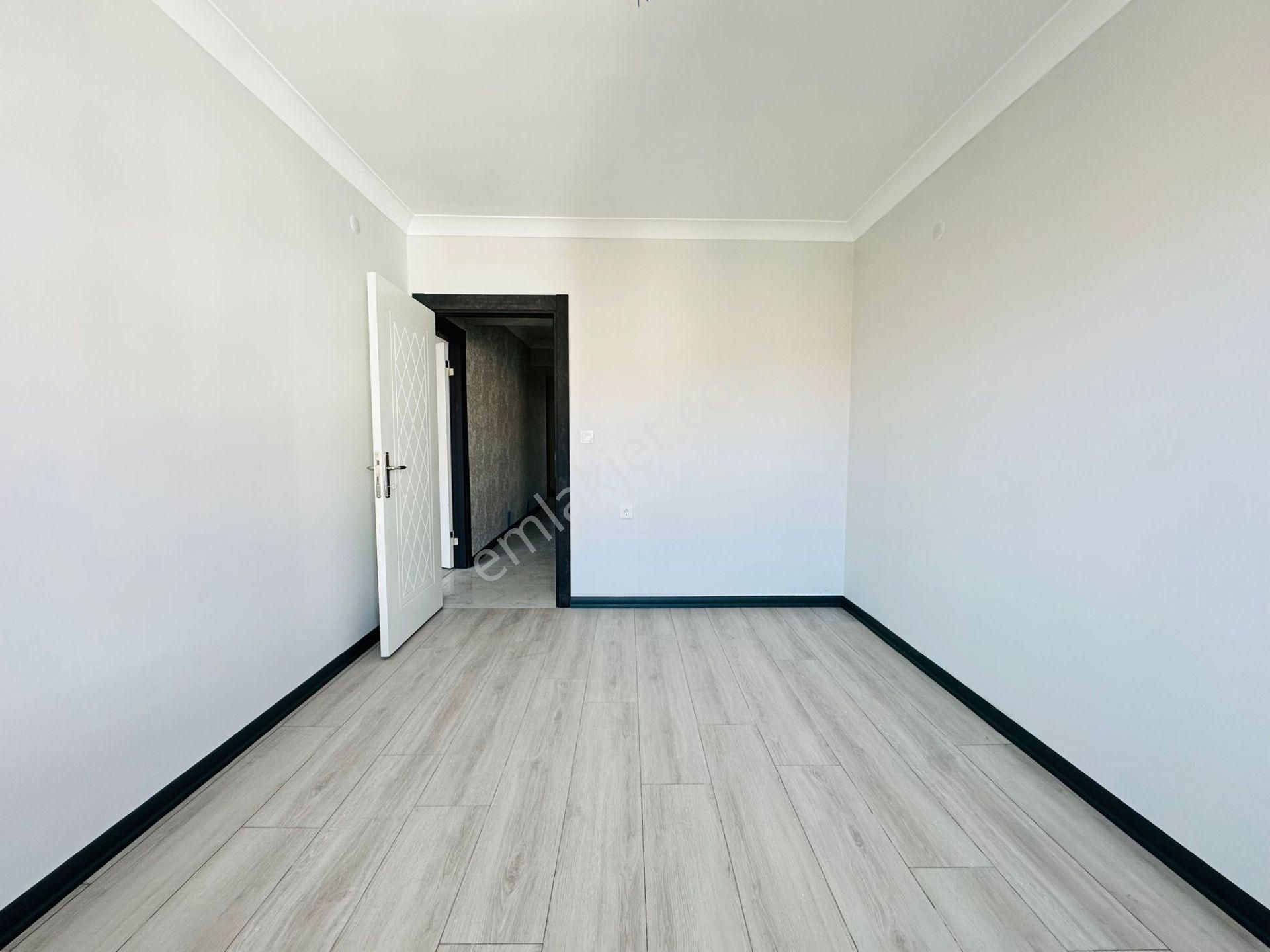 Battalgazi'de Ali Bey Göbekte Sıfır Asansörlü 145 M2 3+1 Full Yapılı Satılık Daire !! - Görsel 18