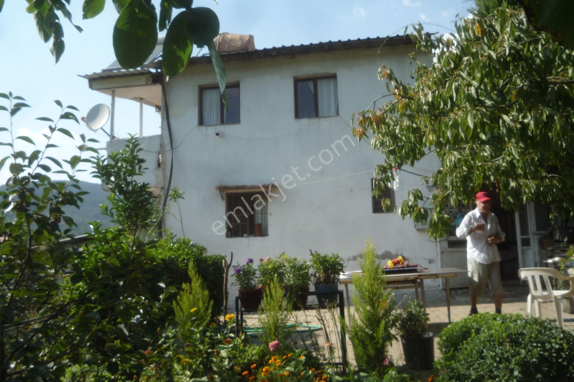 İzmir Torbalı Gold Emlaktan Alankıyıda Satılık Mustakil2 Katlı Ev