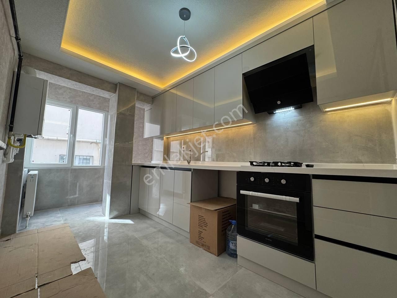 Özlem Caddesi Üzeri Full Lüx Yapılı Ara Kat 3+1 110 M2 Satılık Daire