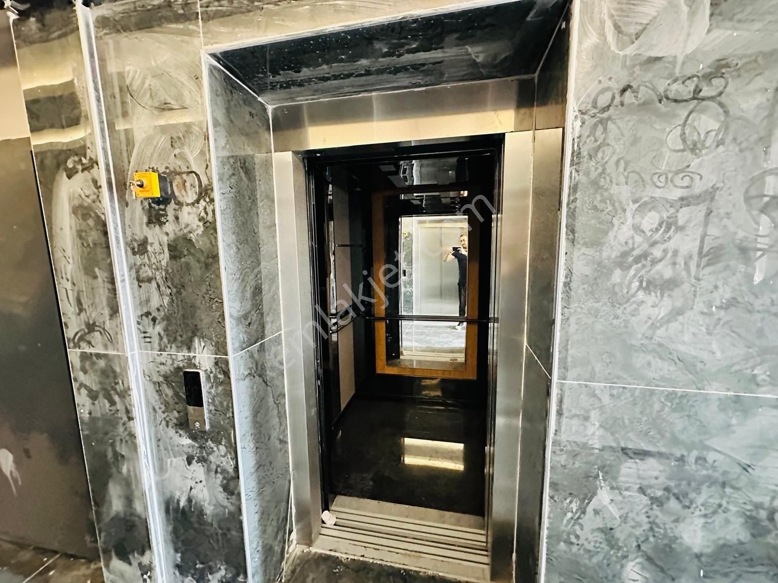 Dinç Emlaktan Satılık Ultra Lüks Eşyalı 1+1 Daire Hazır Kiracı 16.000₺ Oturmaktadır - Görsel 23