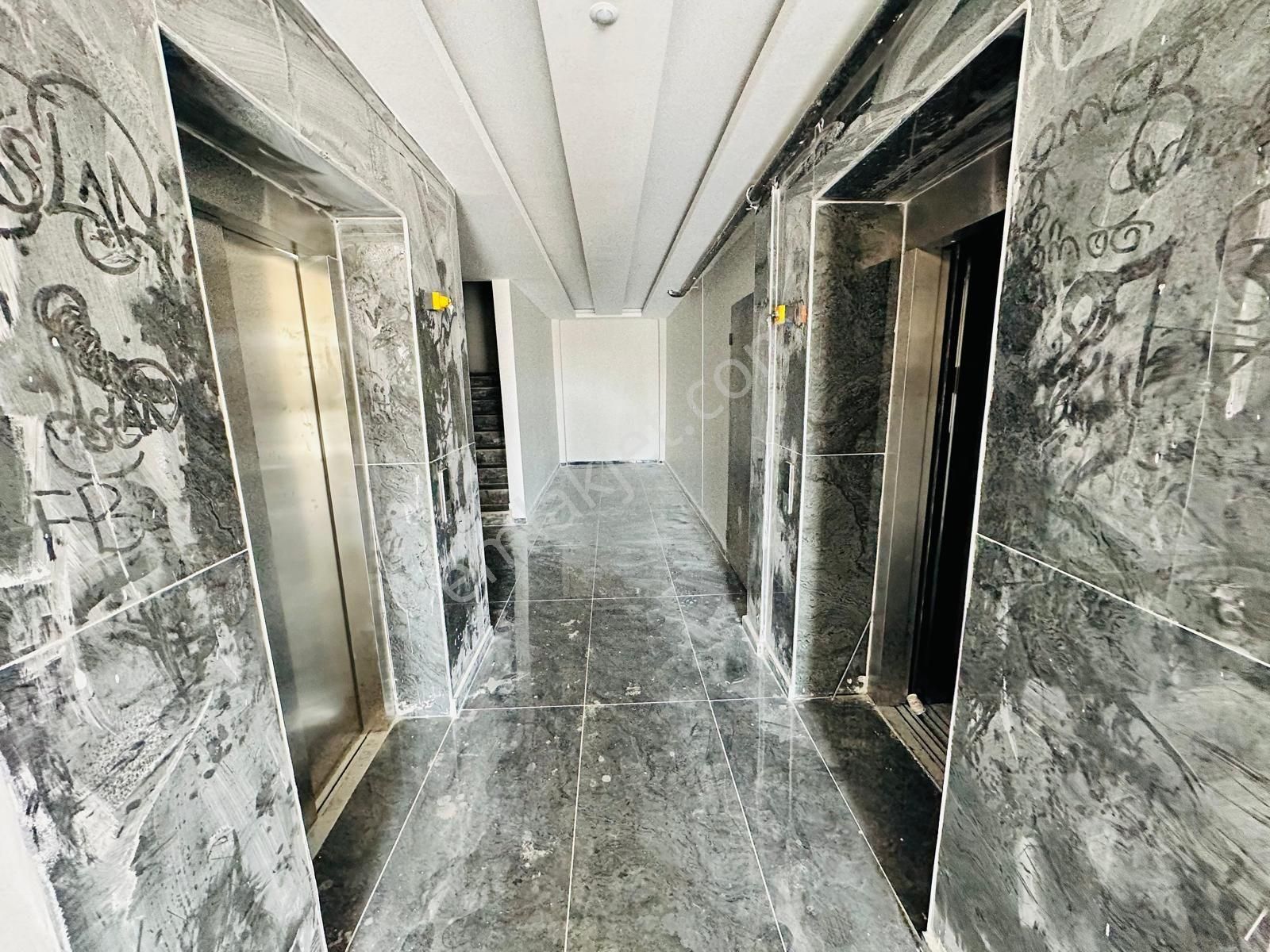 Dinç Emlaktan Satılık Ultra Lüks Eşyalı 1+1 Daire Hazır Kiracı 16.000₺ Oturmaktadır - Görsel 21