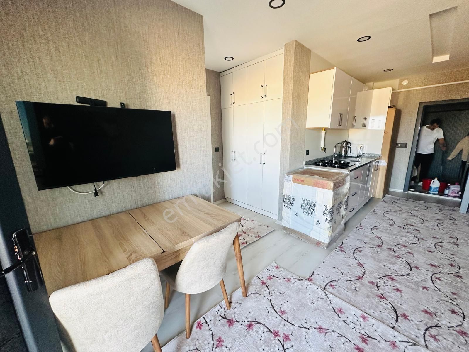 Dinç Emlaktan Satılık Ultra Lüks Eşyalı 1+1 Daire Hazır Kiracı 16.000₺ Oturmaktadır - Görsel 2