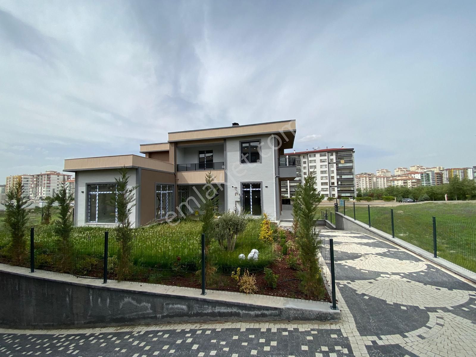Etimesgut Baglıca Mah 2 Katlı 5+1 Sıfır Açık Teraslı Villa
