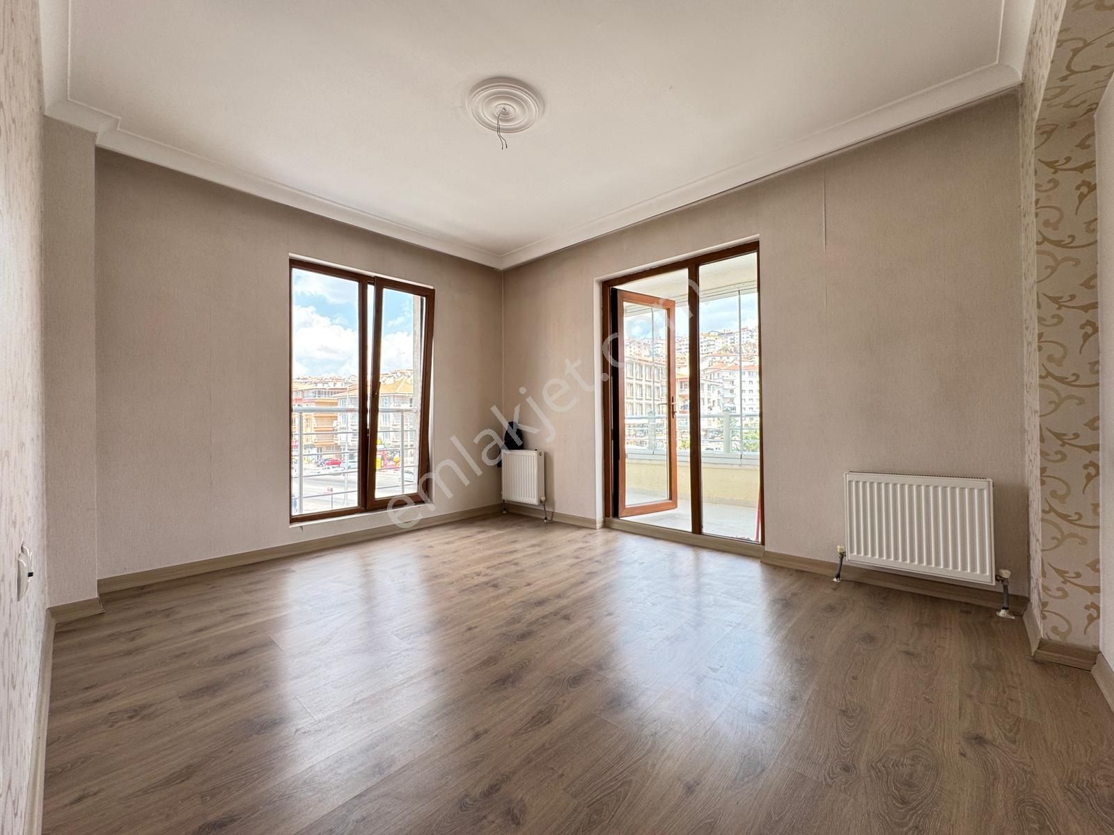 Esertepe Çambaşı Caddesi Üzerinde Manzaralı Harika Daire - Görsel 13