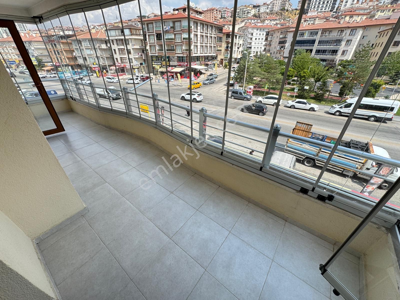 Esertepe Çambaşı Caddesi Üzerinde Manzaralı Harika Daire - Görsel 6