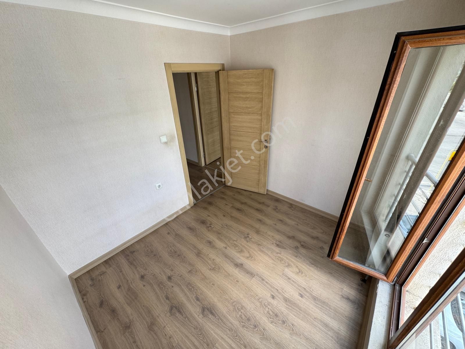 Esertepe Çambaşı Caddesi Üzerinde Manzaralı Harika Daire - Görsel 12