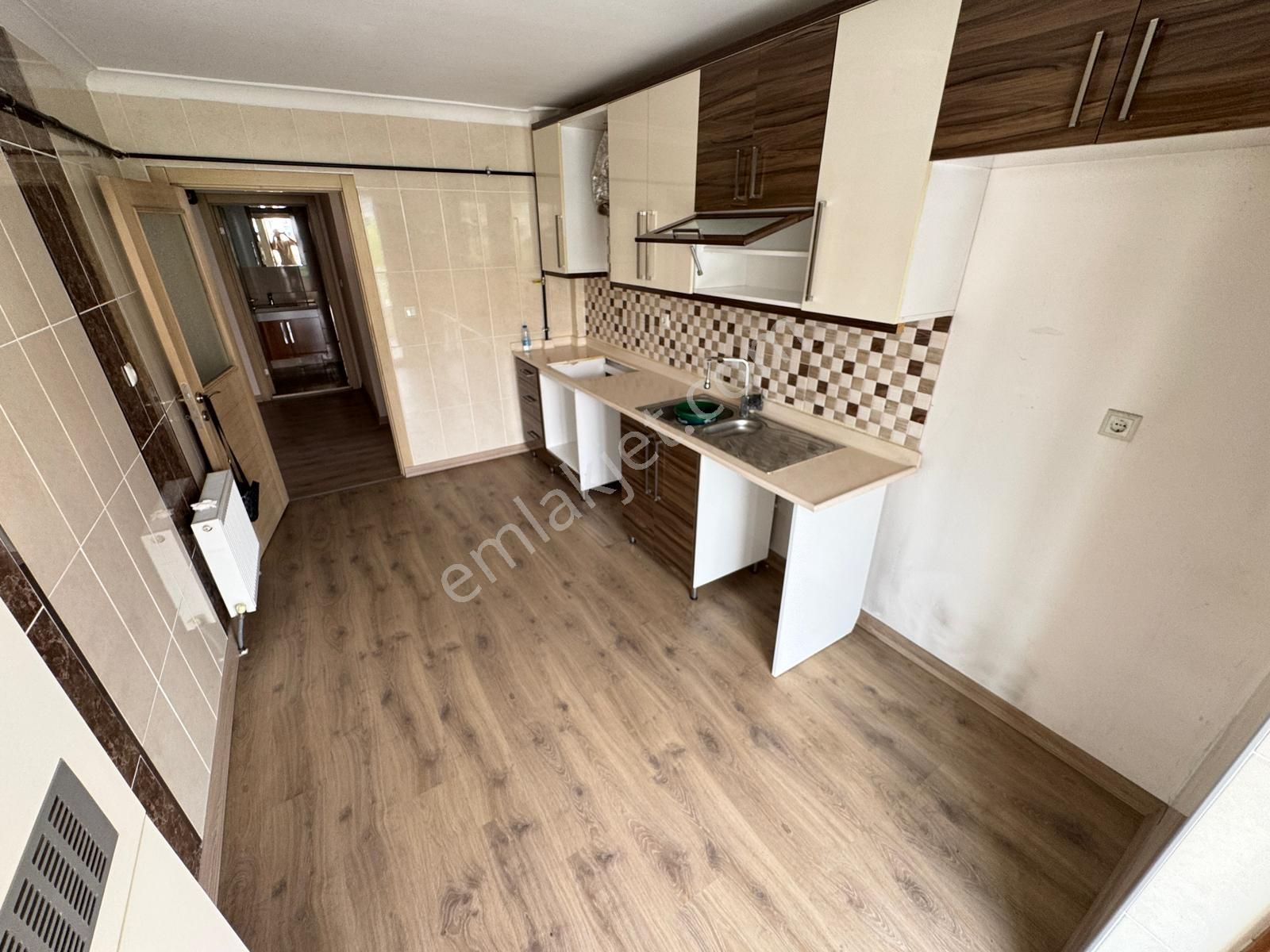 Esertepe Çambaşı Caddesi Üzerinde Manzaralı Harika Daire - Görsel 3