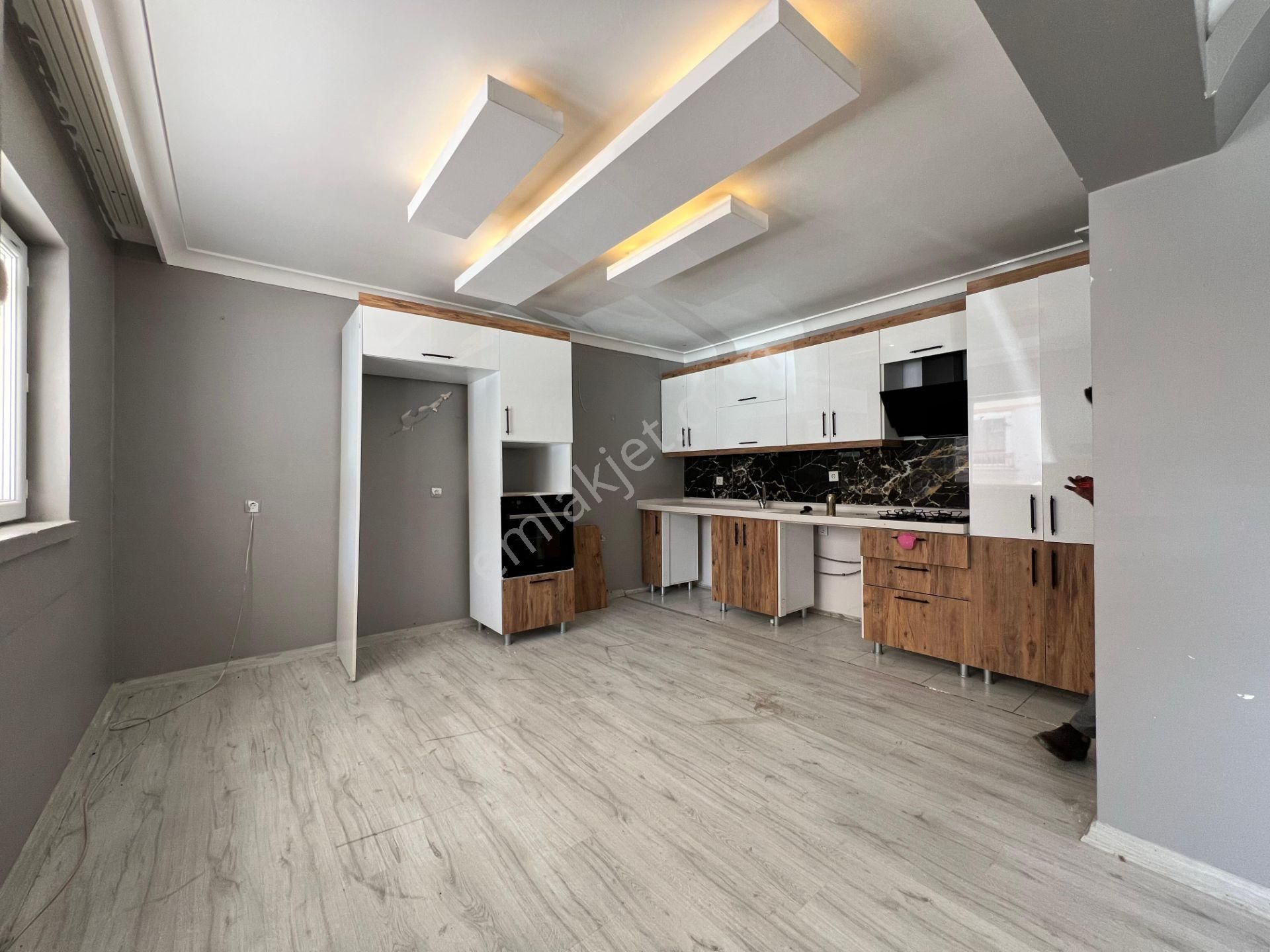 Fevzi Çakmak Mah 3+1 Lüx Yapılı 130m2 Şık Daire - Görsel 2