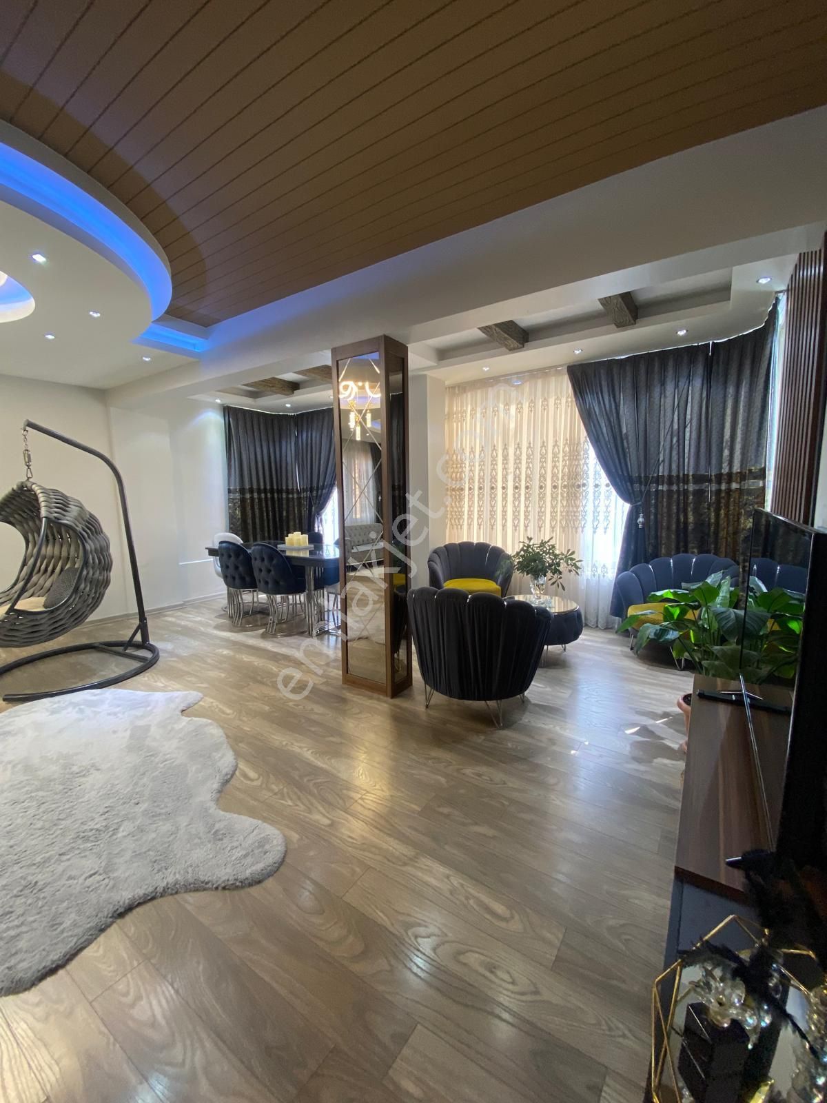 Celaliye Merkez'de Satılık Ultra Lüx 4 Katlı Bina - Görsel 13