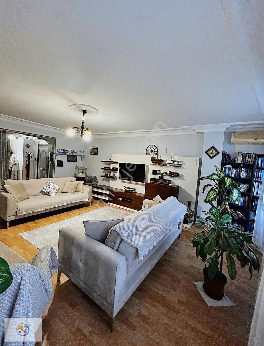 Sümer 'de Deniz Manzaralı 5+1 Satılık Dubleks Daire