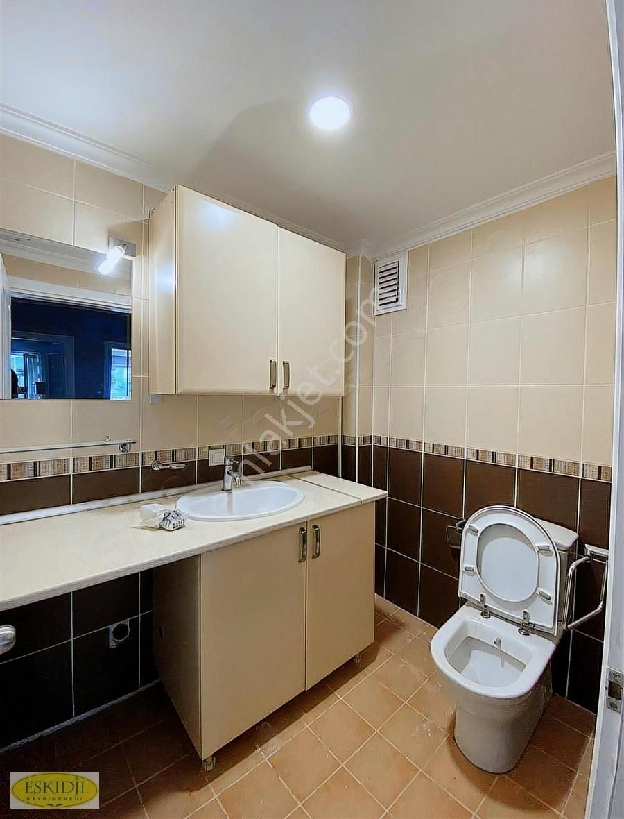 Eskidjiden Yahya Kaptan Armada 2 Sitesinde 4+1 Kiralık Daire