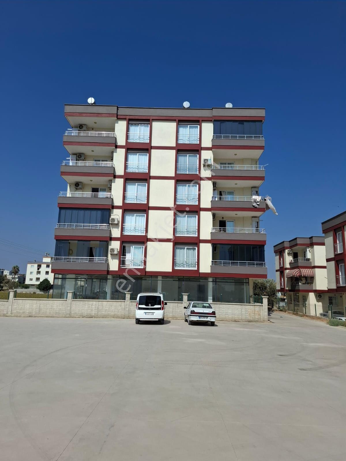 Tarsus Bağlar Mahallesi 3+1amerikan Mutfak 140metre Kare Oturumlu 5/3.katı