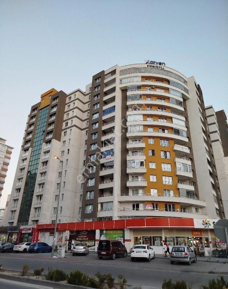 Mehmet Uçan Gayrımenkulden Arven Prestij Sitesinde Kiralık 2,5+1 Daire