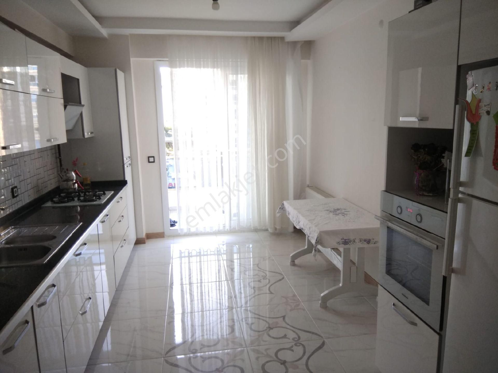 50'lik Yolda Havuzlu Acilll Satılık 4+1 Ultra Lüks Daire